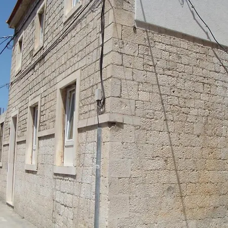 Vendégház In With Terrace, Air Conditioning, Wifi, Washing Machine 4237-4 Trogir