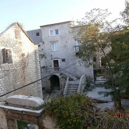 Vendégház In With Terrace, Air Conditioning, Wifi, Washing Machine 4237-4 Trogir